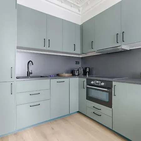 Folie Mericourt Republique 2 Charming 2br *