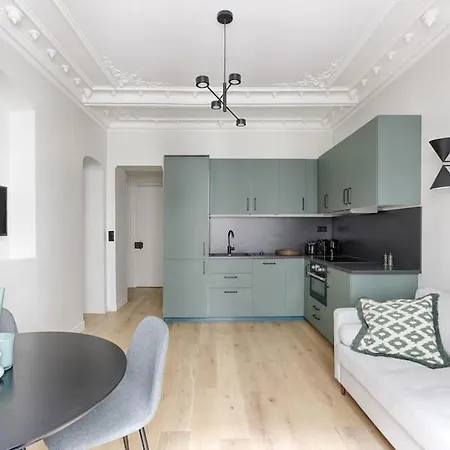 Folie Mericourt Republique 2 Charming 2br